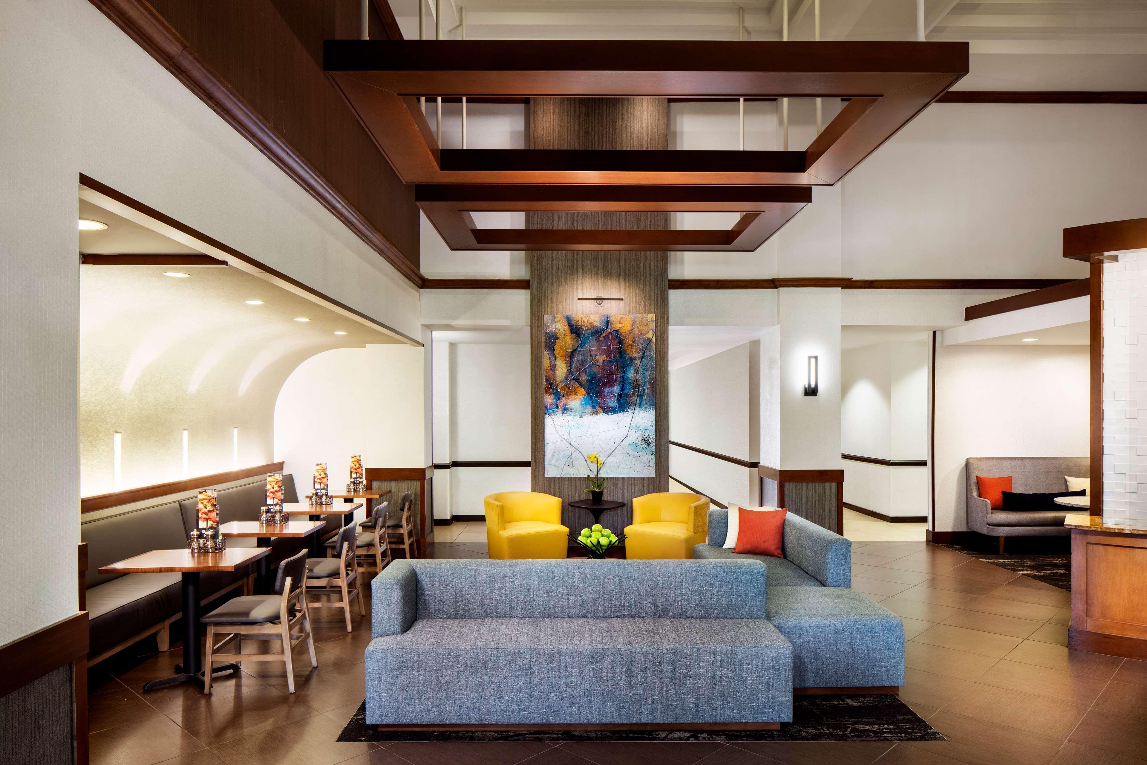 Hyatt Place Topeka Bagian luar foto
