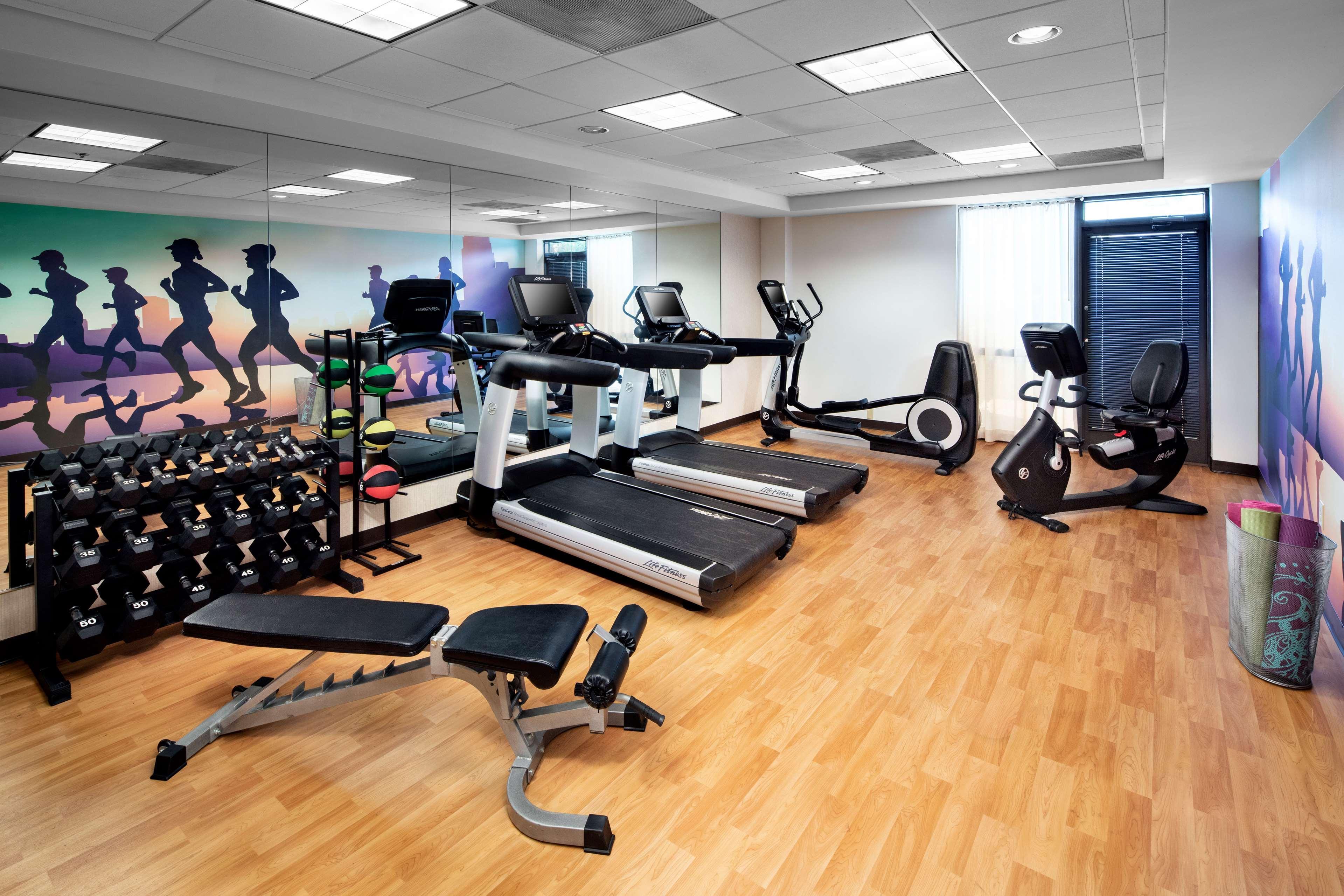 Hyatt Place Topeka Bagian luar foto