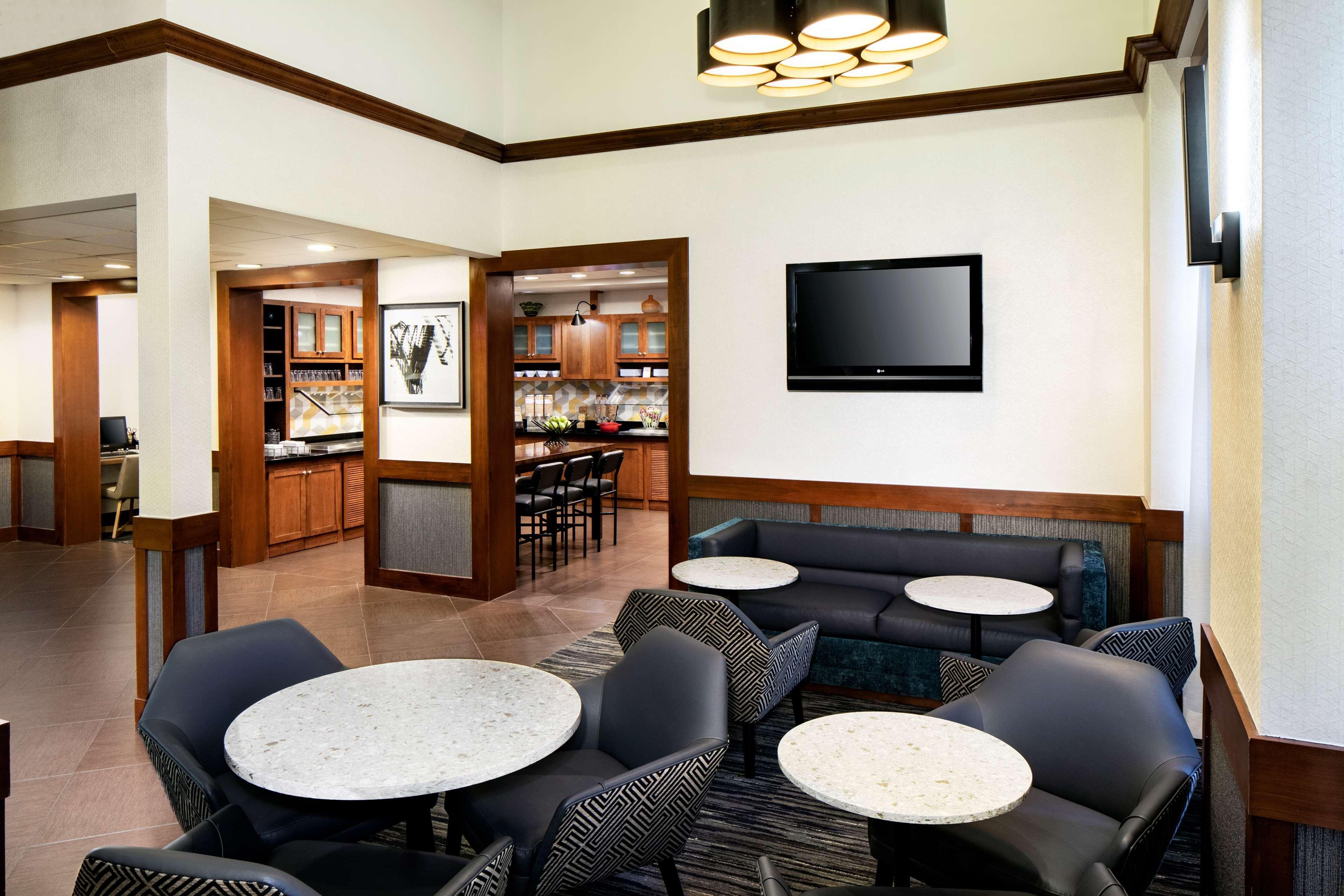 Hyatt Place Topeka Bagian luar foto