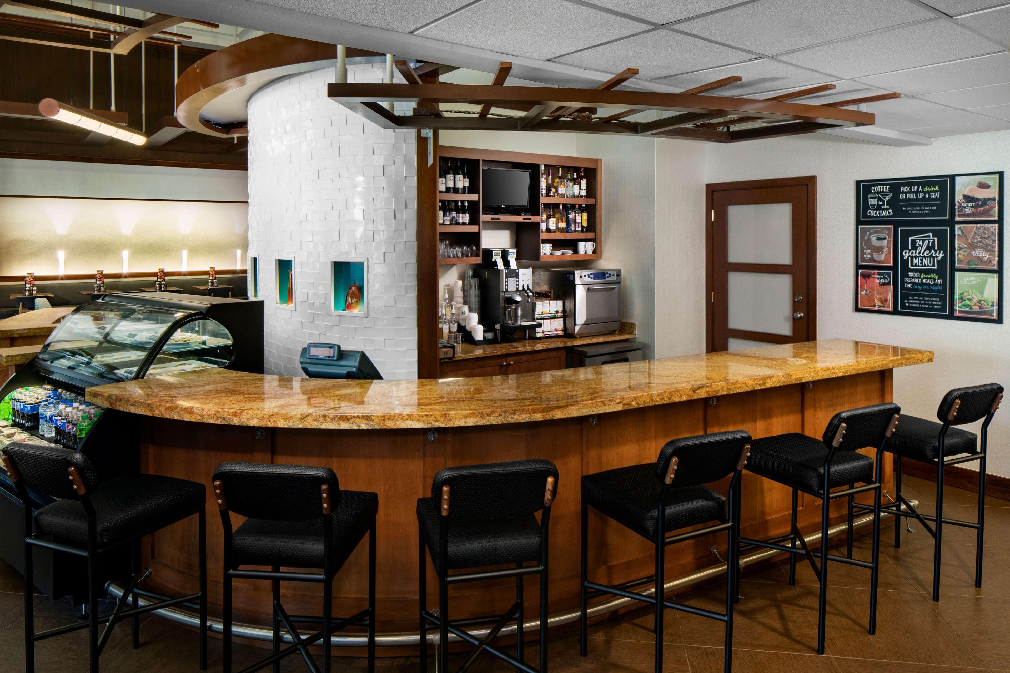 Hyatt Place Topeka Bagian luar foto
