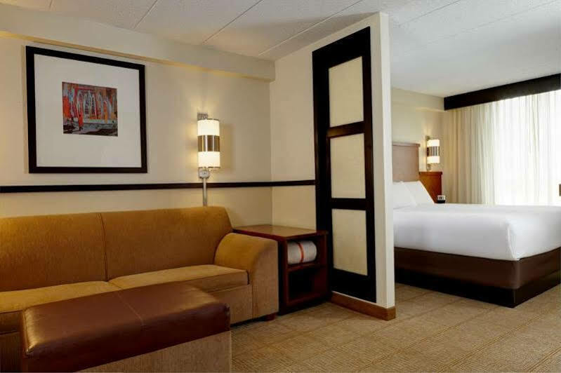 Hyatt Place Topeka Bagian luar foto
