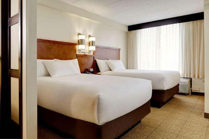 Hyatt Place Topeka Bagian luar foto